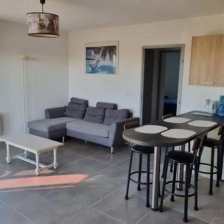 דירה 2 Bedrooms 60m - 4 People - *