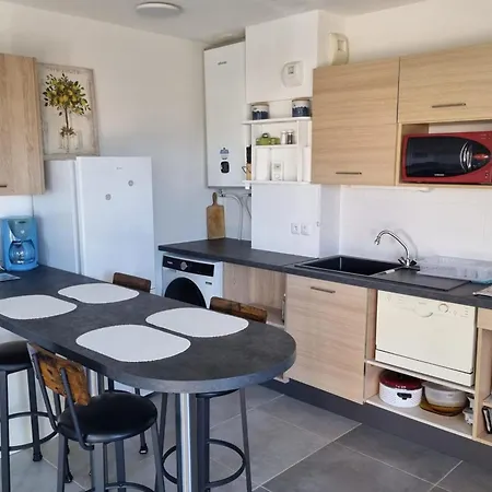 דירה 2 Bedrooms 60m - 4 People - *